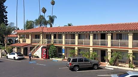 Santa Ana Travel Inn