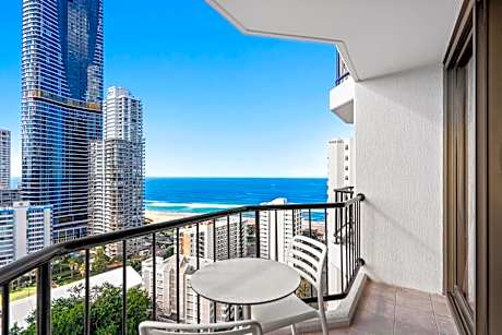 Surfers Apmnt 2 Beds Stunning Ocean Views