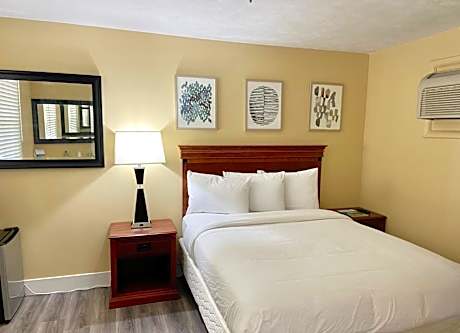 Standard Queen Room