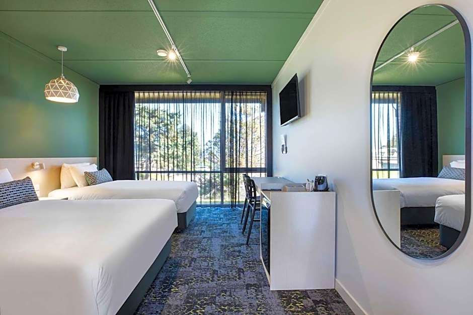 Nightcap at Morwell Hotel