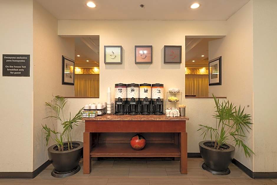 Hampton Inn By Hilton Guadalajara-Aeropuerto