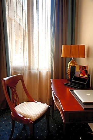 Deluxe Double Room with City View