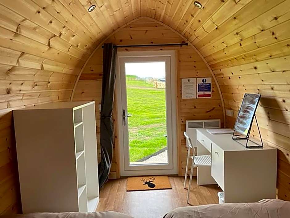 The Fox & Hounds Inn & Camping Pods
