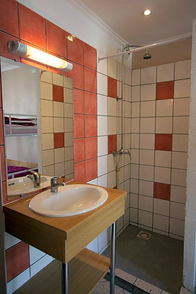 Bastille Hostel