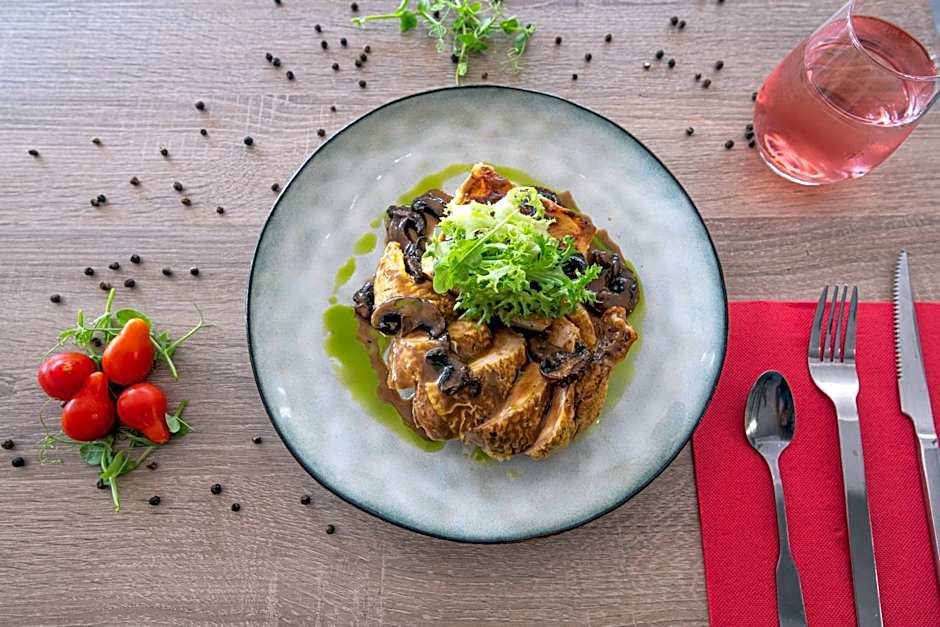 Atoll Hotel Logis Angers, Beaucouzé