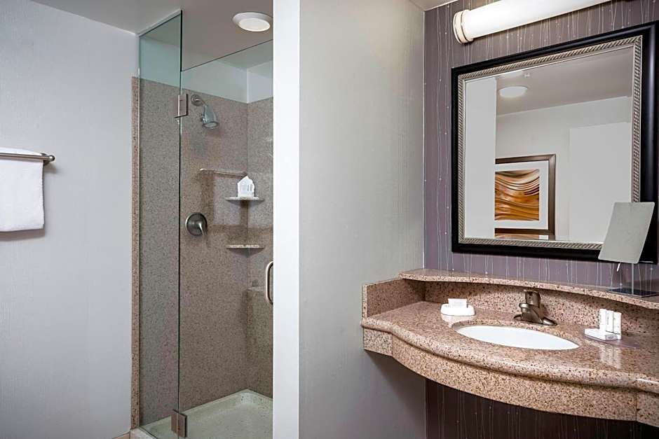 Courtyard by Marriott Kansas City Shawnee