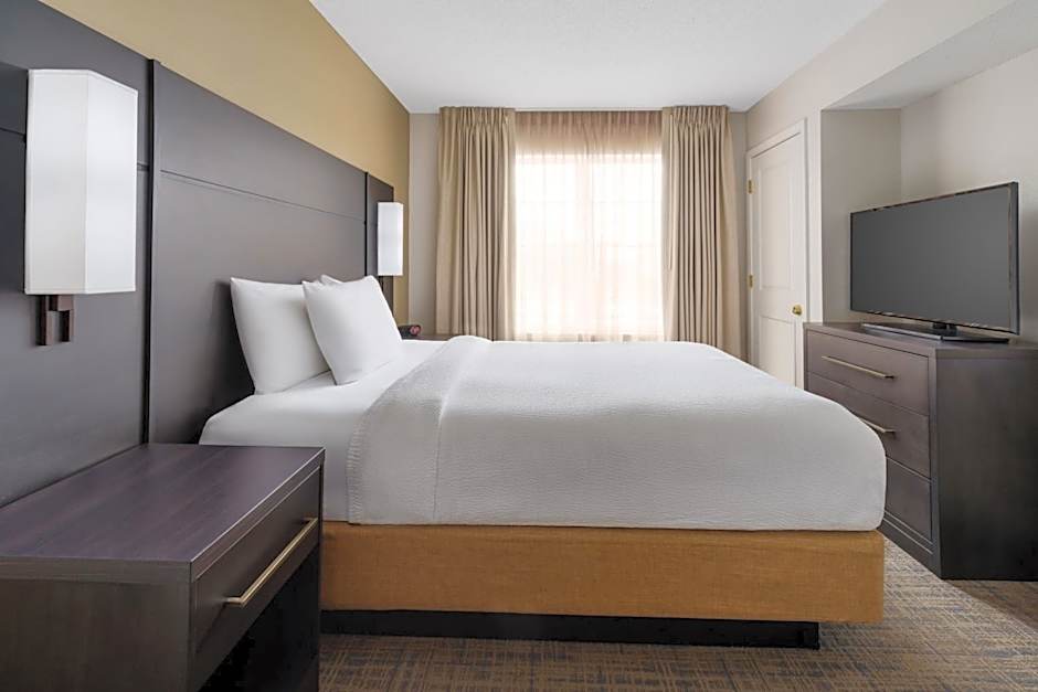 Photo 1 of 8 of 1 Bedroom 1 Queen Bed Suite