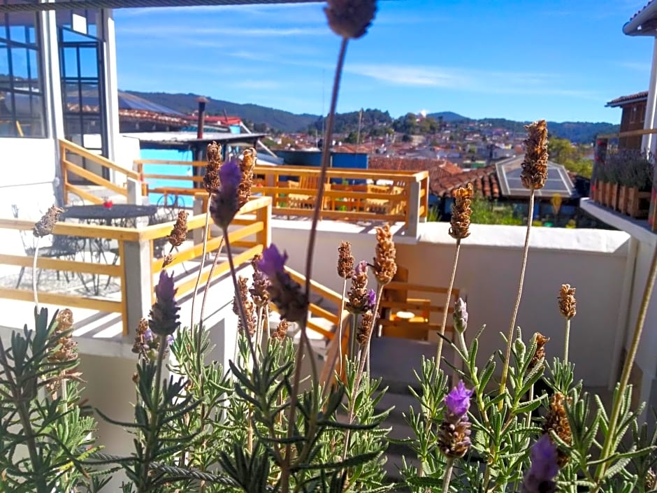 La Tozi Hotel