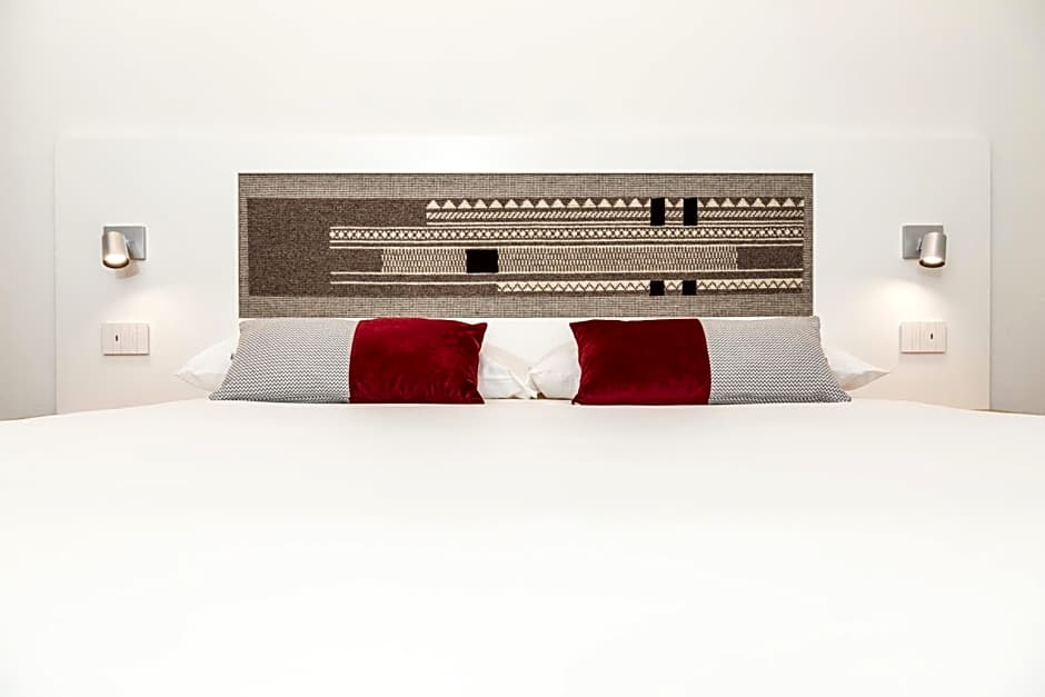 Domu Qirat - Authentic Rooms & Terraces