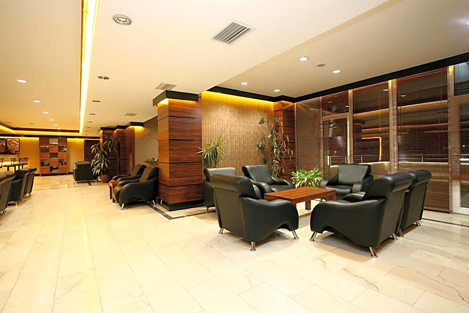 Grand Cali Hotel