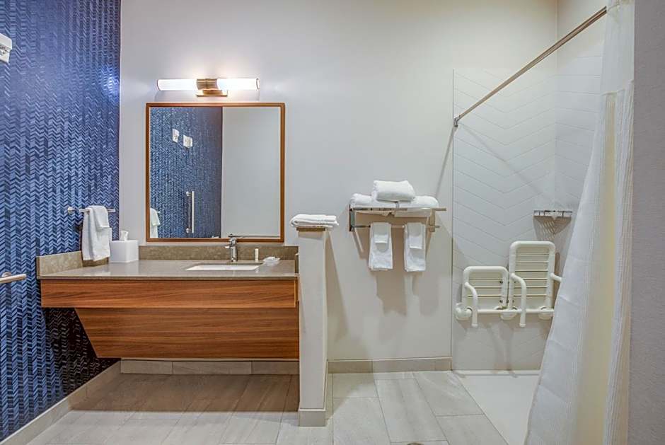 Fairfield Inn & Suites by Marriott Whitewater