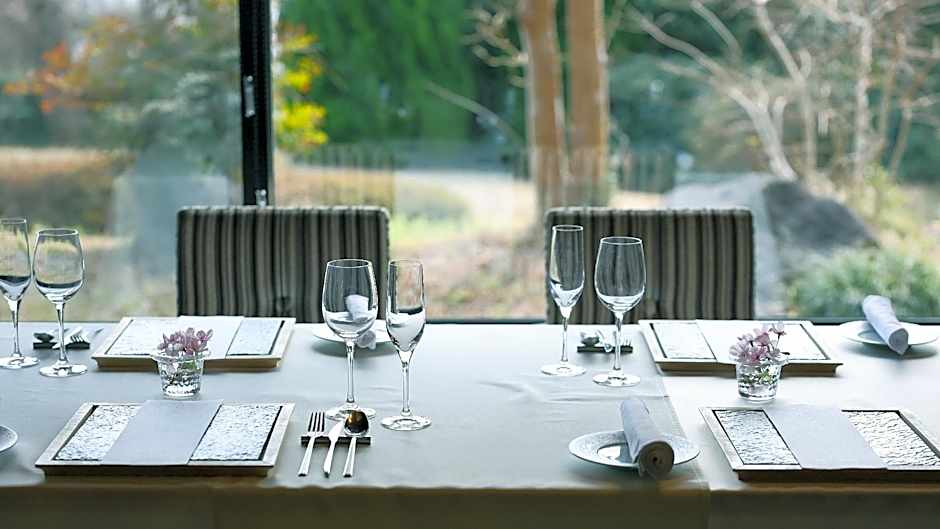 the salon izukogen Hotels & Resort