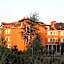 Hotel Daisy Budget