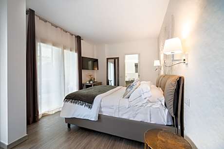 Deluxe Double Room with Balcony or Terrace