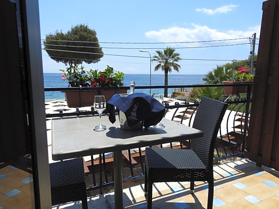 ChrisMare Hotel