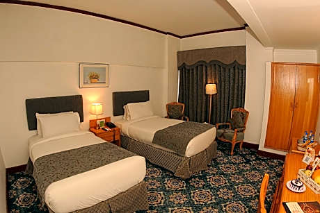 Deluxe Triple - King or Twin with Extra Mattress