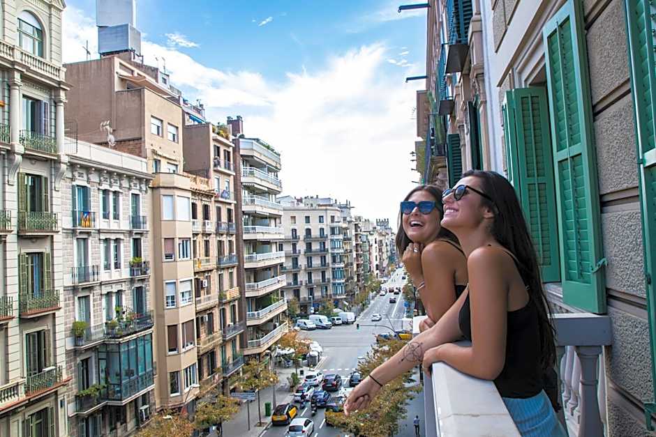 Sant Jordi Hostels Rock Palace