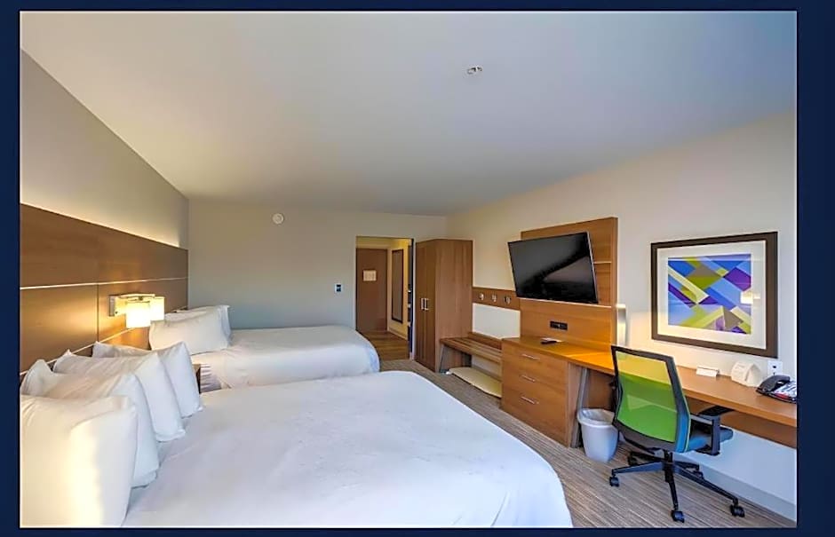 Holiday Inn Express & Suite Milroy - Reedsville By IHG