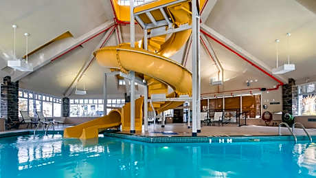 Pocaterra Inn & Waterslide