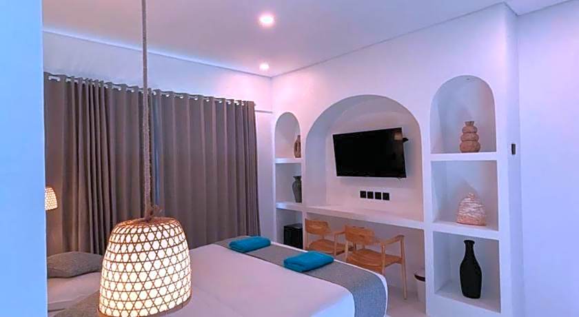 Bombora Surf Camp Hotel