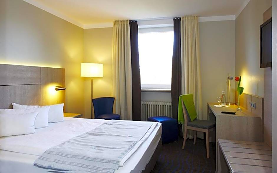 Photo 1 of 9 of Double Room