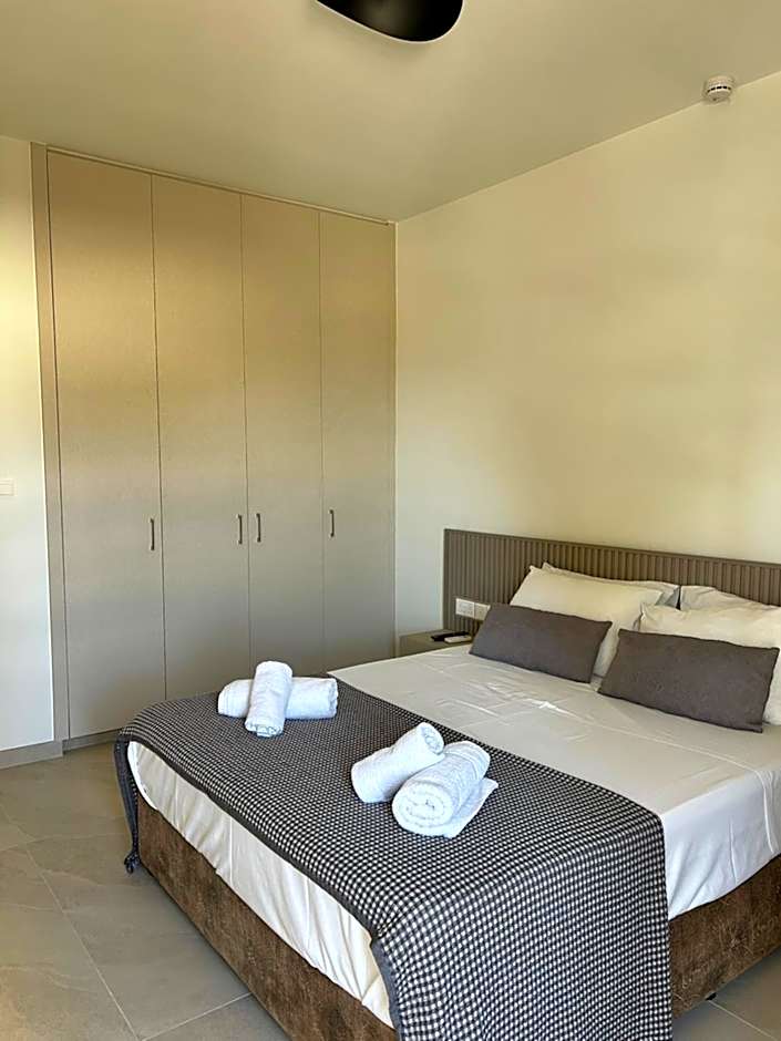 Pigeon Beach Hotel Apartments