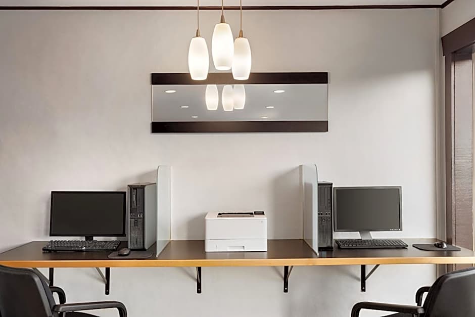 Days Inn by Wyndham Kelowna