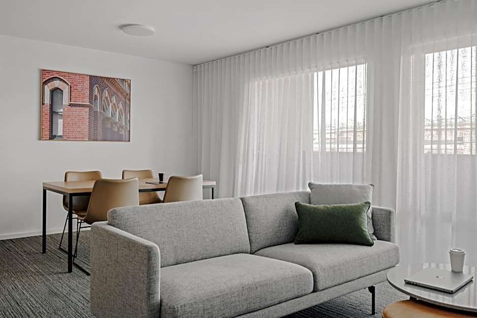 Quest Moonee Valley Hotel