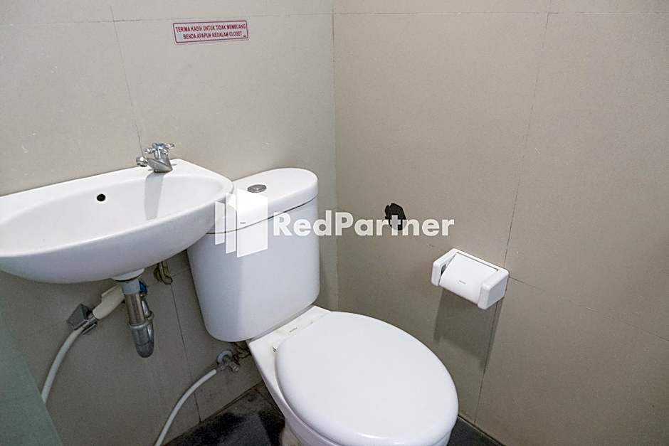 Londres Bed and Breakfast RedPartner near Gembira Loka Zoo