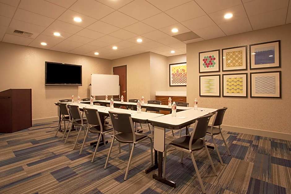 Holiday Inn Express & Suites Davis - University Area By IHG
