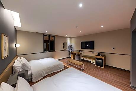 Japanese-Style Room