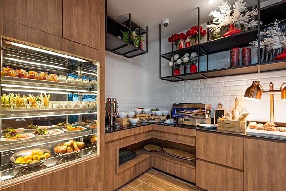 Maitria Hotel Rama 9 Bangkok - A Chatrium Collection (SHA Extra Plus)