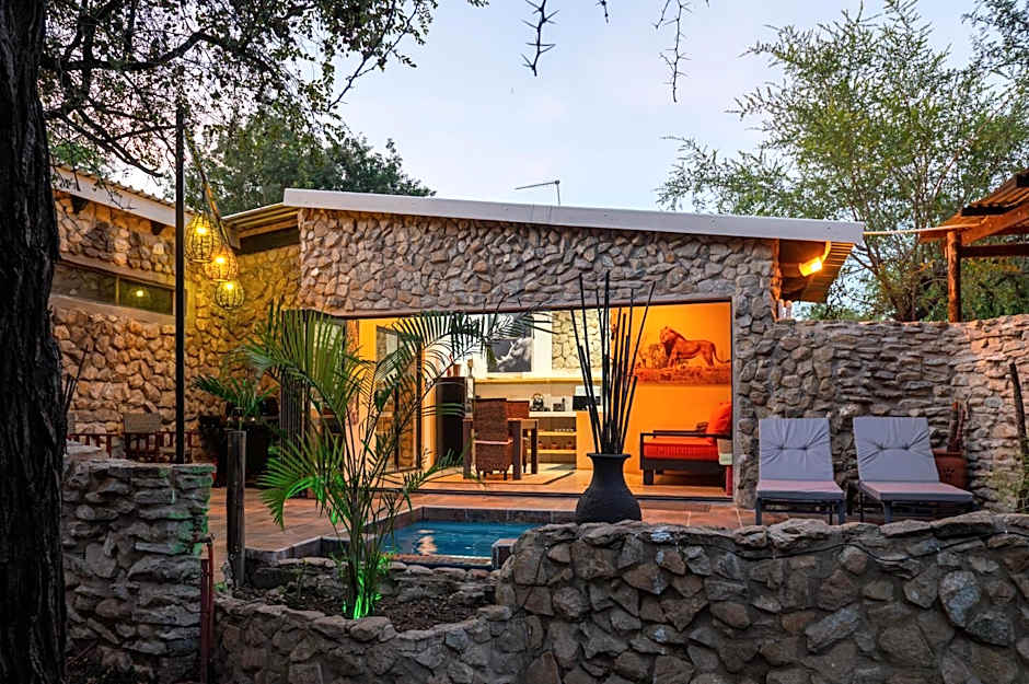 Foxy Crocodile Bush Lodge & Kruger Safaris