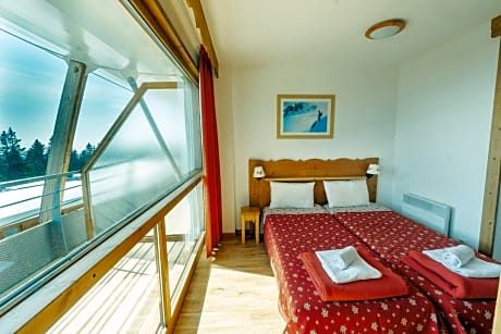 Two-Bedroom Apartment 10 with Balcony close to the Ski Slopes