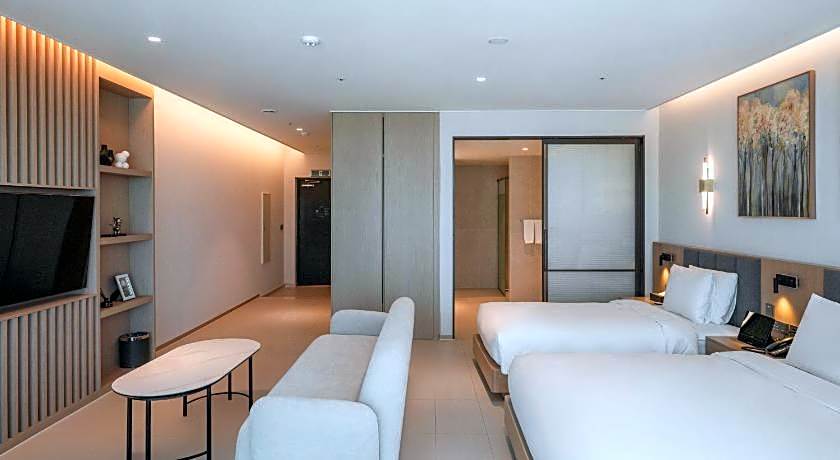 Wave M Hotel West