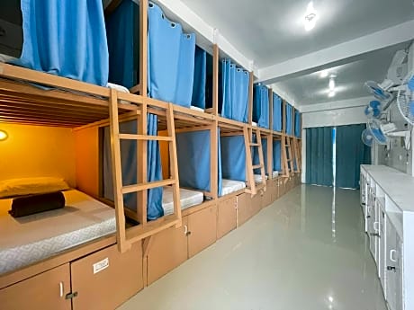 Bed in 14-Bed Mixed Dormitory Room