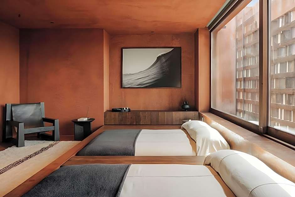Further Hotel