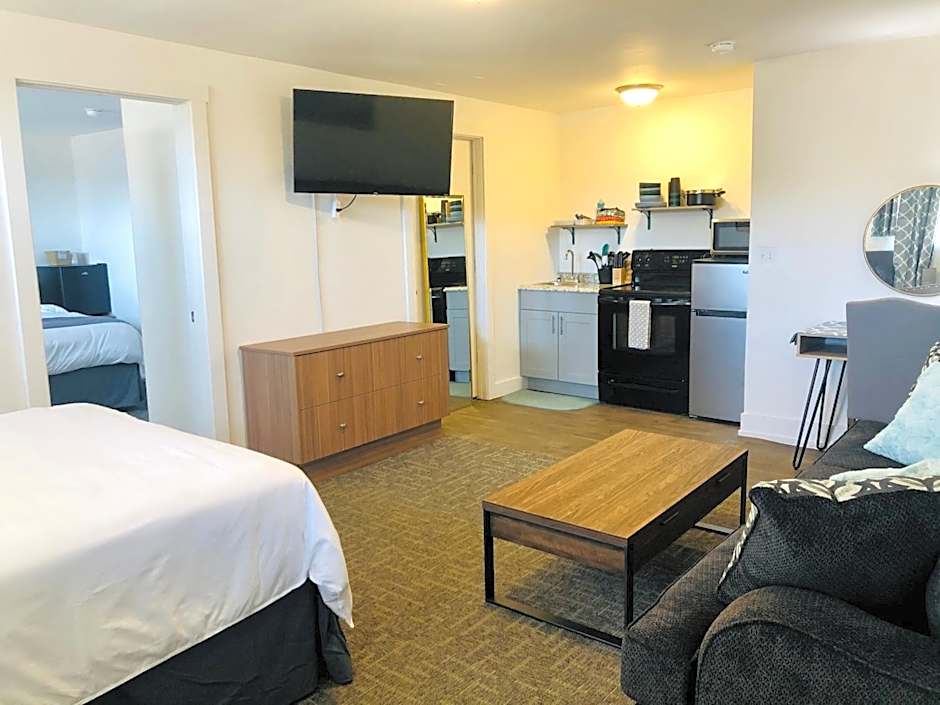 Blue Sage Inn & Suites