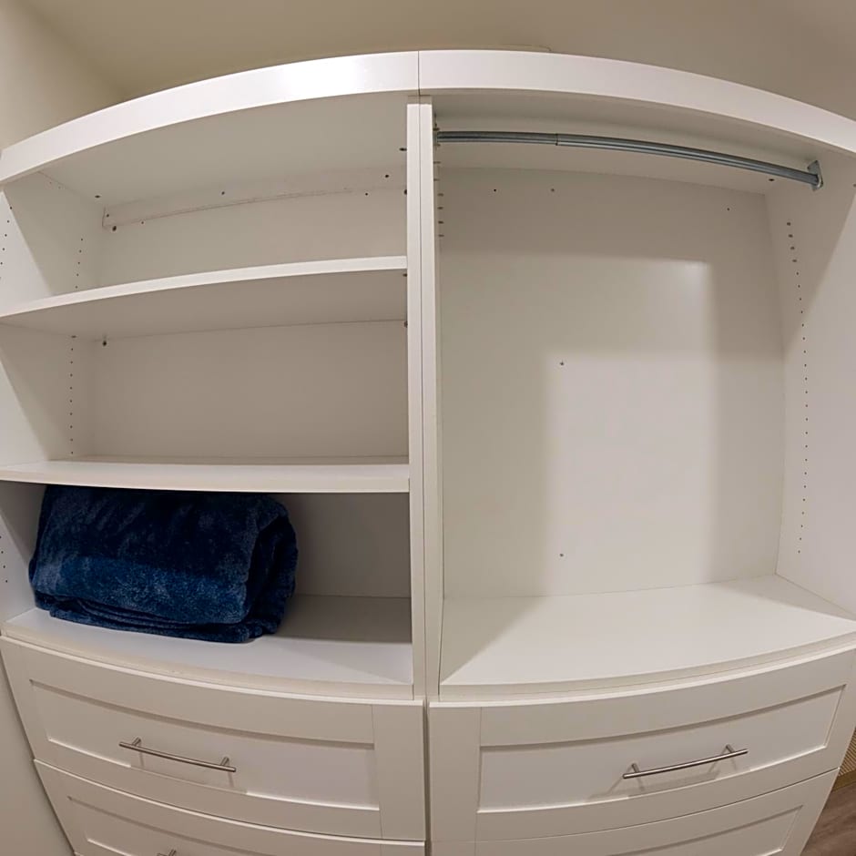 Captain Dan's Sunset Suite