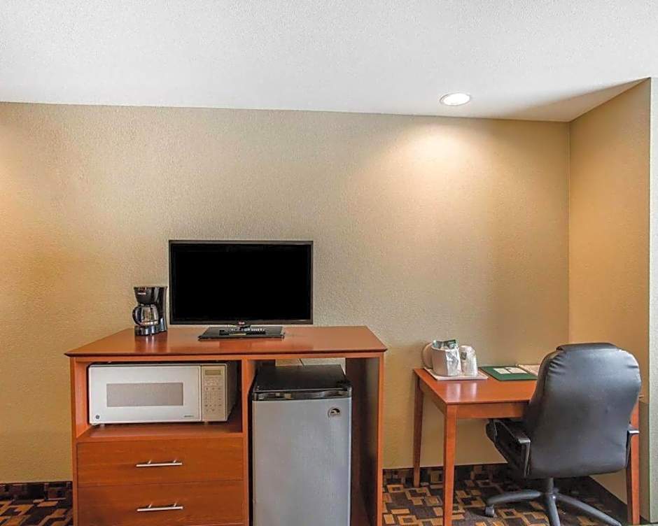 Quality Inn & Suites Mt. Juliet