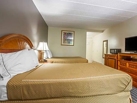 2 Double Beds Accessible