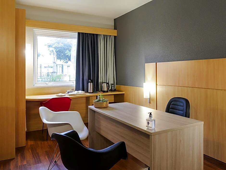 Ibis Curitiba Aeroporto