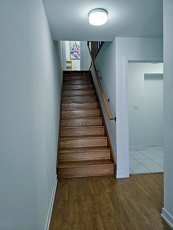 CEDAR Double Room with attached private Bathroom and Balcony in Toronto, ON, Canada