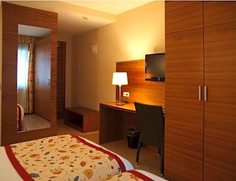Economy Twin Room