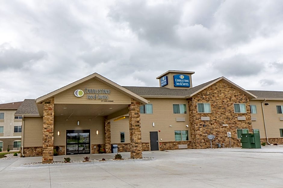 Cobblestone Inn and Suites Sheldon