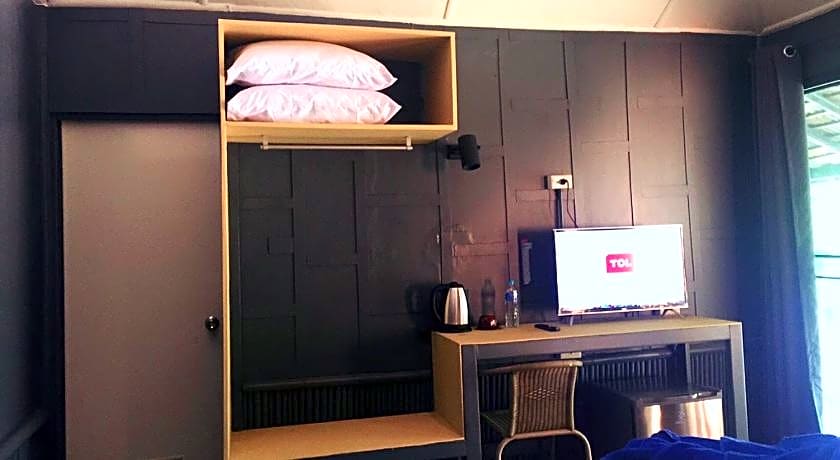 Phi Phi Sea and Hill