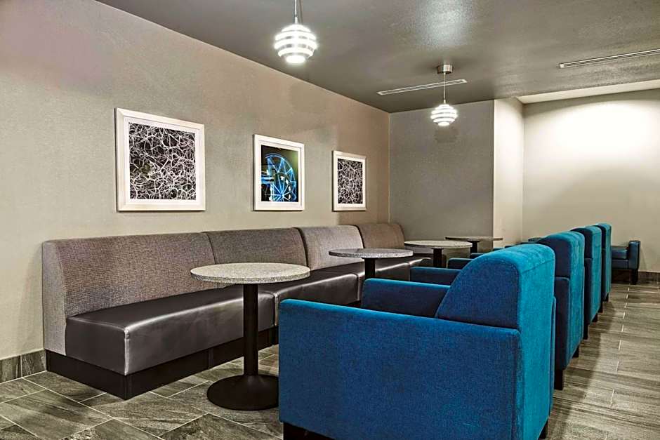 La Quinta by Wyndham Victoria - South