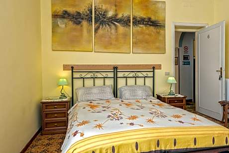 Double Room with Private External Bathroom