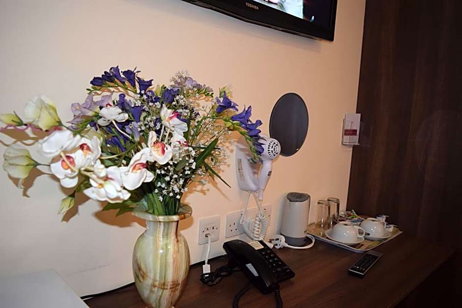 OYO Star Anglia Hotel