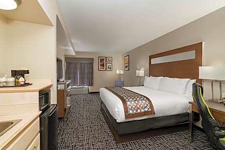 1 King Bed Non-Smoking